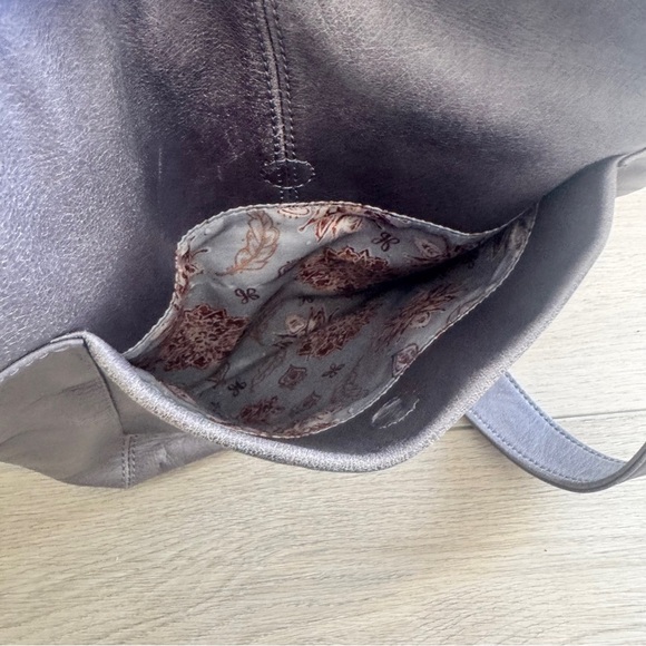 HOBO Reghan Crossbody Bag Leather Bucket Purse - Picture 5 of 7